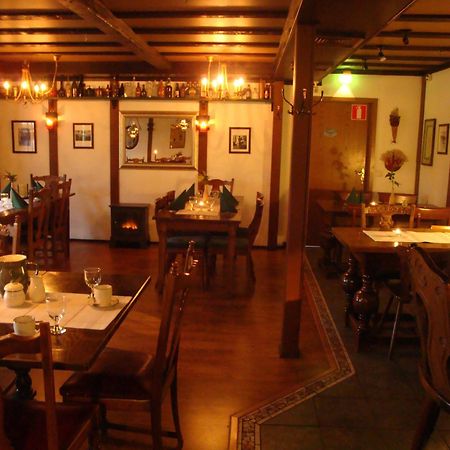 היינולה Cronin'S Guesthouse Bed & Breakfast מראה חיצוני תמונה