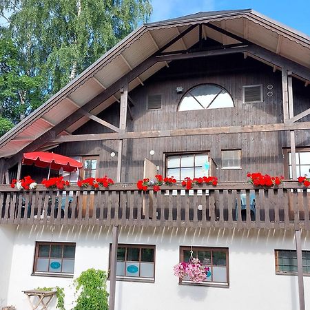 היינולה Cronin'S Guesthouse Bed & Breakfast מראה חיצוני תמונה