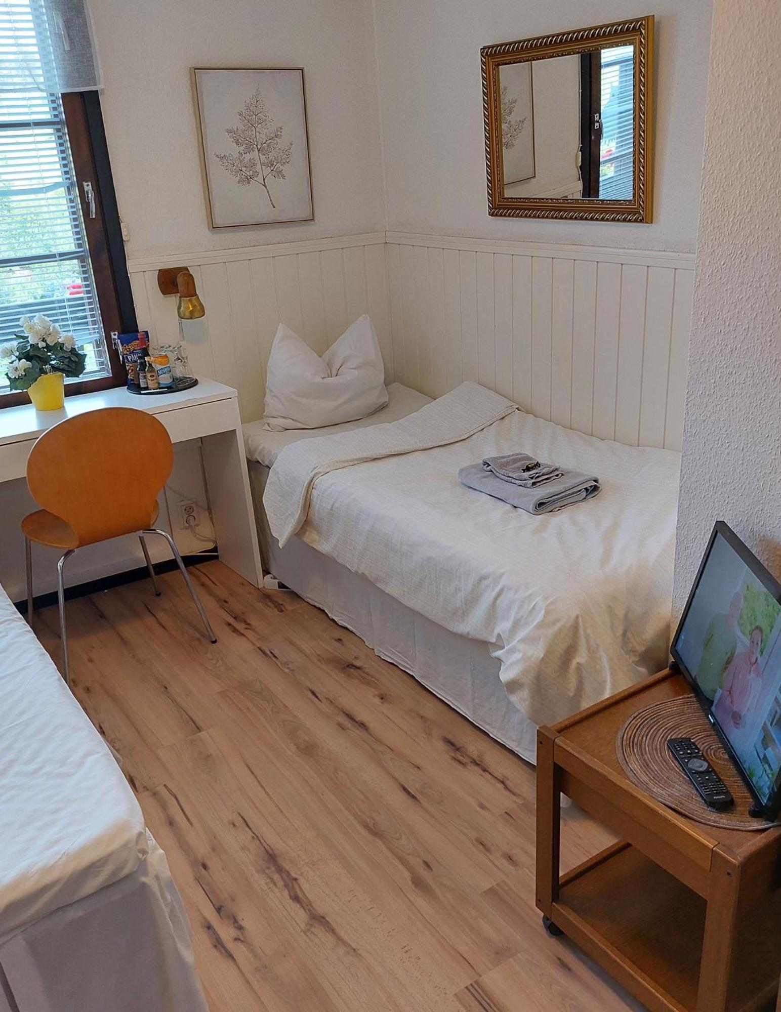 היינולה Cronin'S Guesthouse Bed & Breakfast מראה חיצוני תמונה