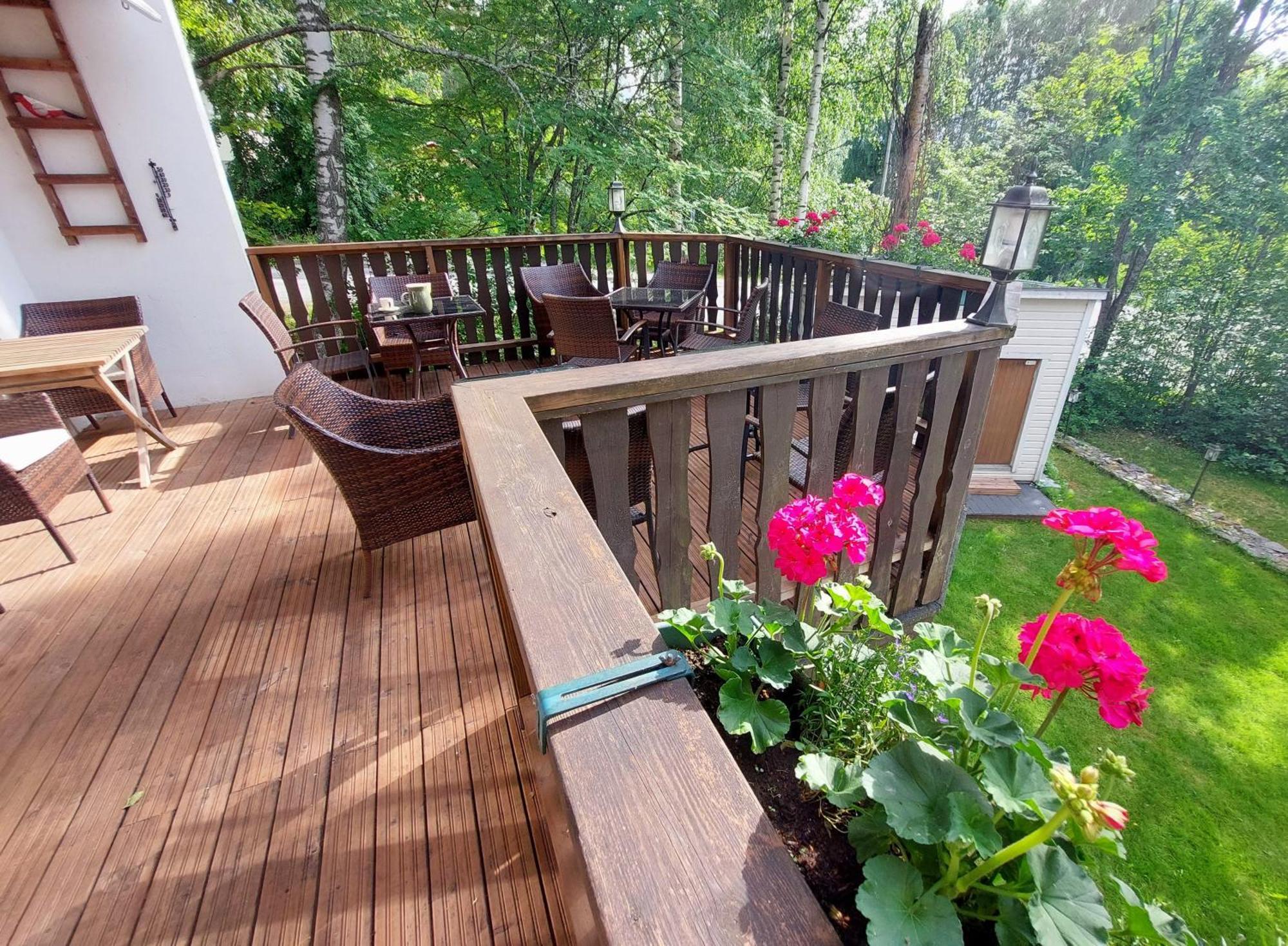 היינולה Cronin'S Guesthouse Bed & Breakfast מראה חיצוני תמונה