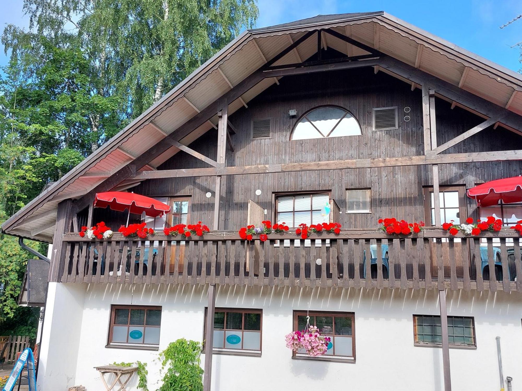 היינולה Cronin'S Guesthouse Bed & Breakfast מראה חיצוני תמונה