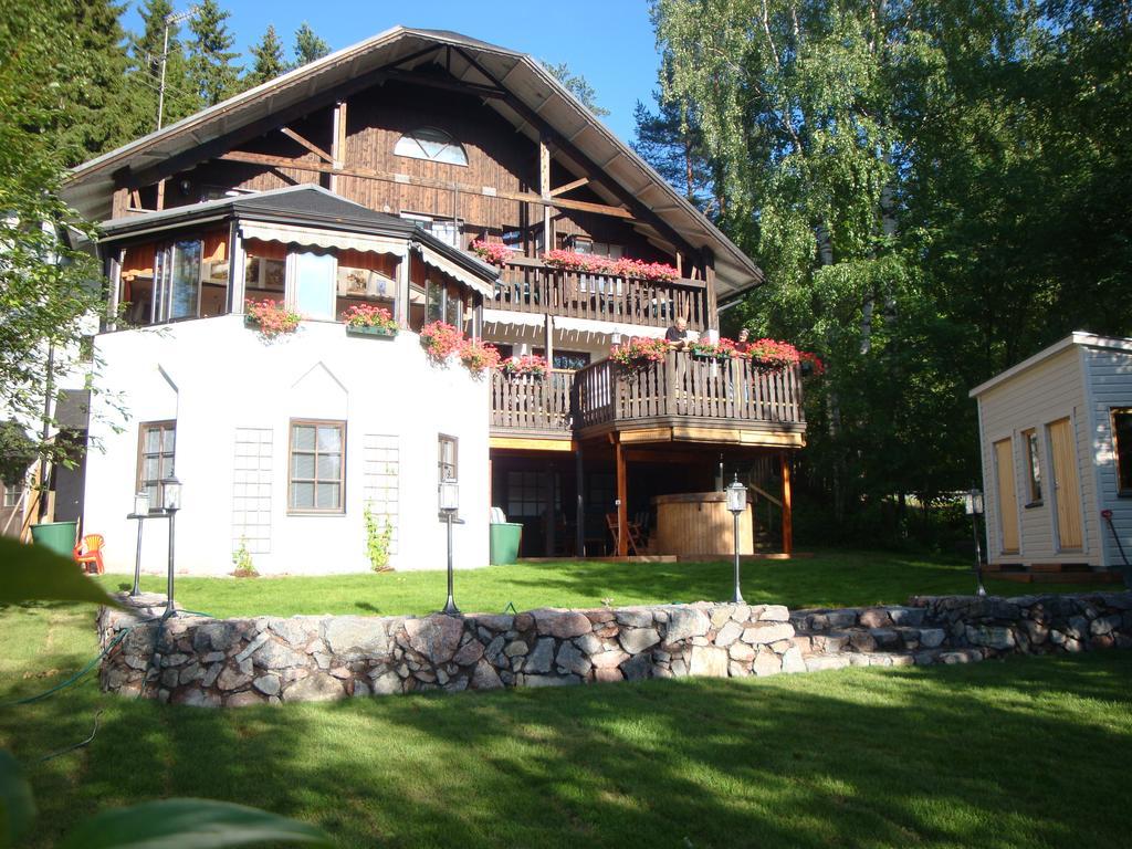 היינולה Cronin'S Guesthouse Bed & Breakfast מראה חיצוני תמונה
