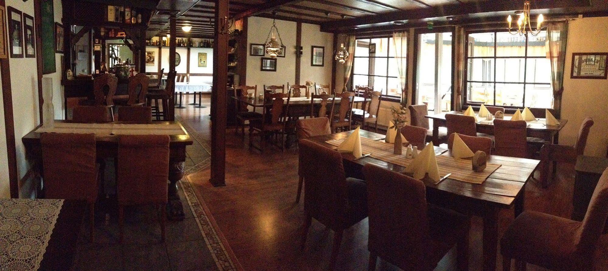 היינולה Cronin'S Guesthouse Bed & Breakfast מראה חיצוני תמונה